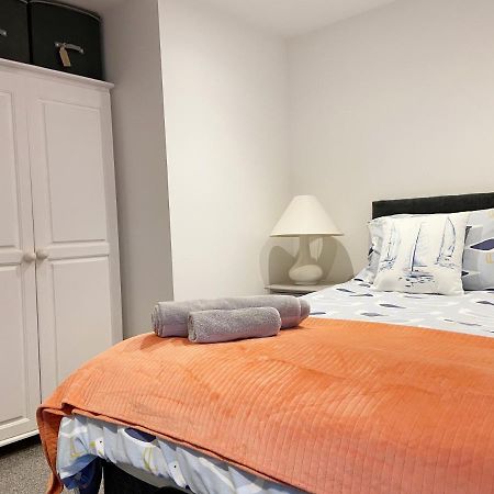 New Family Apartment Walking Distance To The Beach Bournemouth Bagian luar foto
